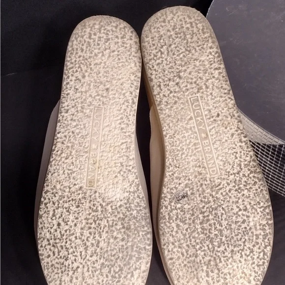 Lucky brand Elegant Cream Women's Slip-On Shoes size 8 pre owned Exellent - Picture 12 of 14